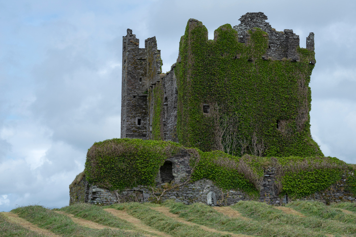 Ballycarbery Castle view
