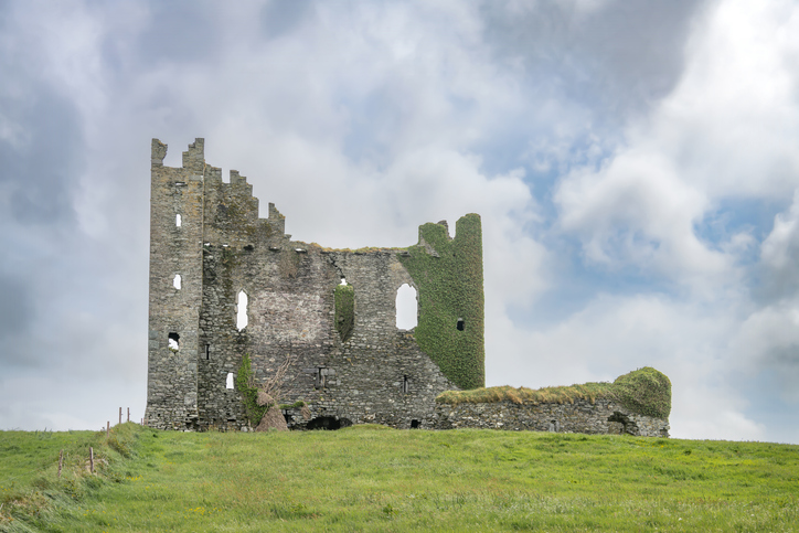 Ballycarbery Castle view